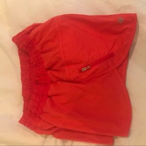 Lululemon Tracker shorts sz 6